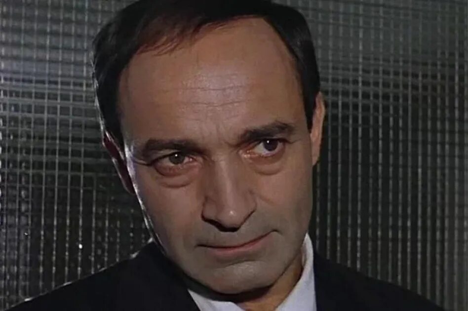 Валентин гафт сатанеев. Аполлон митрофанович сатанеев чародеи. Чародеи фильм 1982. Сатанеев в чародеях. Сатанеев в чародеях.