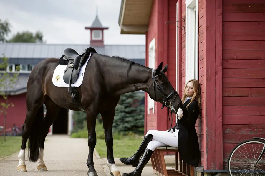 симаходская мария олеговна. в отраде ждали. анализ стиха ночь лазурная смотрит на скошенный луг. анна левкович комрат. в отраде ждали.