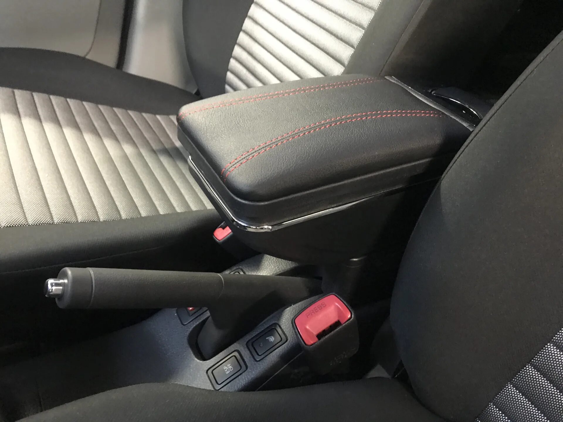 Armrest. Подлокотник sx4 drive2. Подлокотник armster для сузуки sx4. Подлокотник suzuki alto. Подлокотник suzuki sx4.