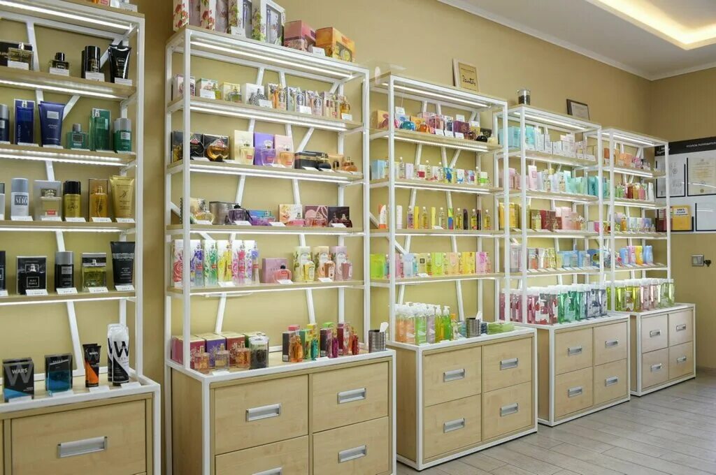 первые магазины парфюмерии. магазин духов. первые магазины парфюмерии. первые магазины парфюмерии. первый парфюмерный владивосток фото.