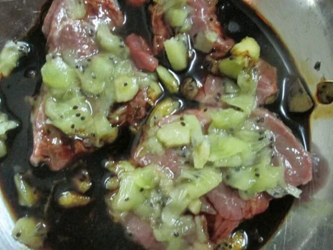 Маринад с киви. Мясо с киви маринад. маринад из киви. маринад для шашлыка из киви.