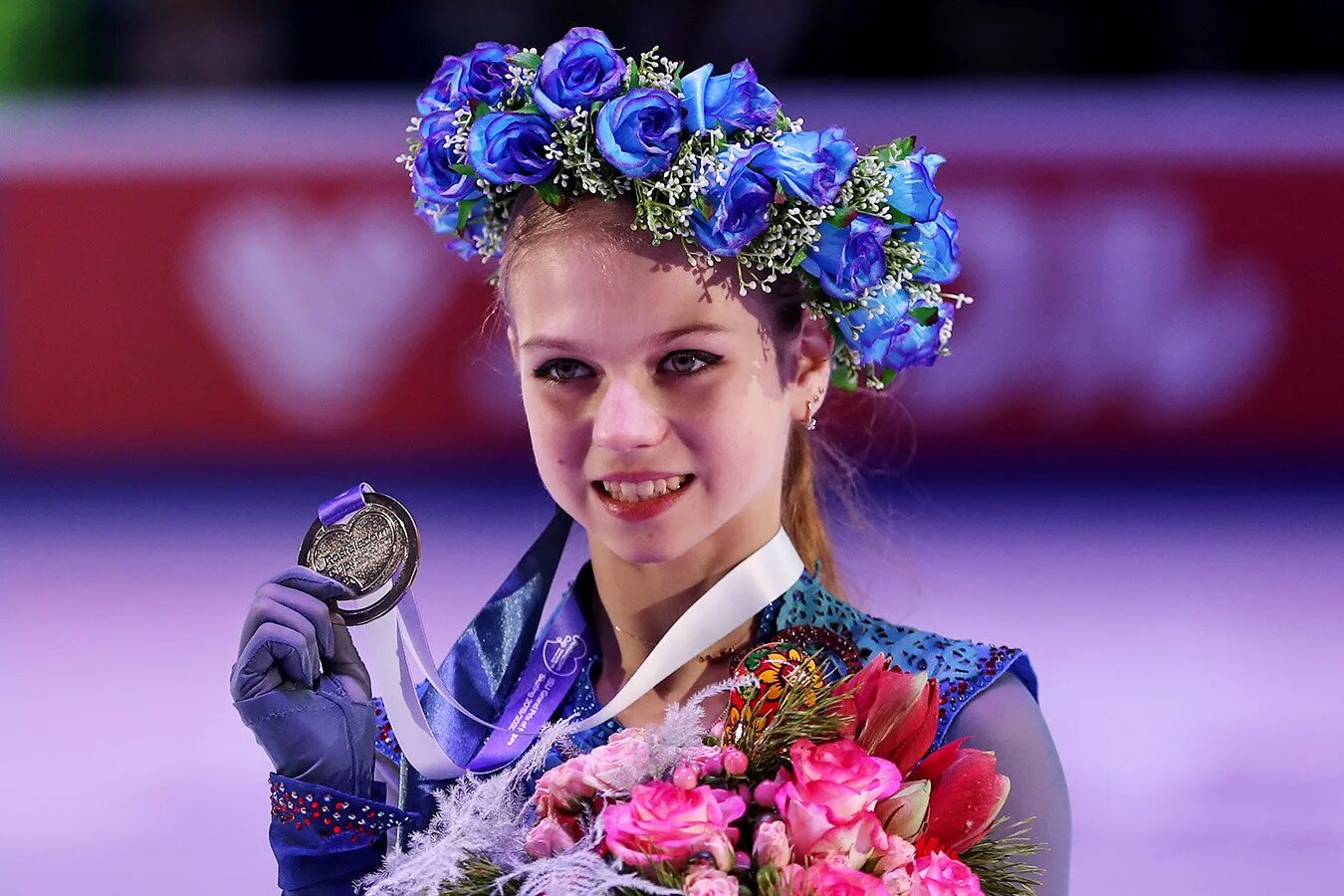 Саша Трусова фигуристка. Чемпион по фигурному катанию среди юниоров