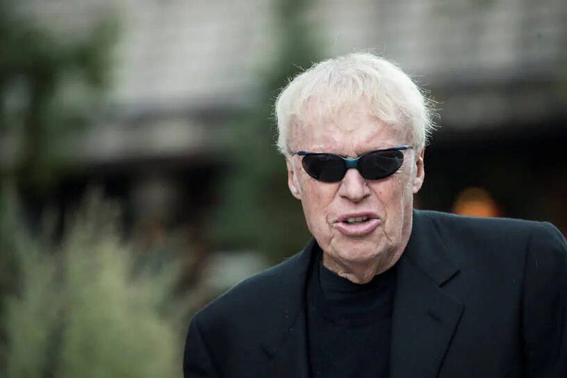 Фил Найт. Основатель найк Фил Найт. Фил Найт 2022. Phil Knight Nike.