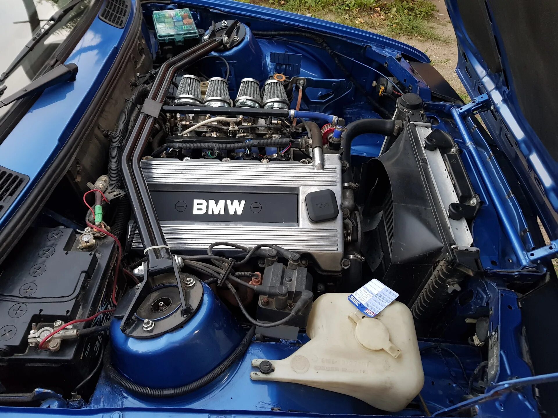 Двигатель б 18. BMW m42. BMW e30 m42b18. Мотор м42 БМВ е36. М42 мотор.
