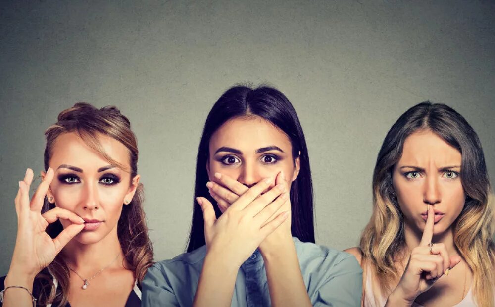 Девушка улыбка. Рта уметь. Рта уметь. Человек с заклеенным ртом. Девушка открыла рот.