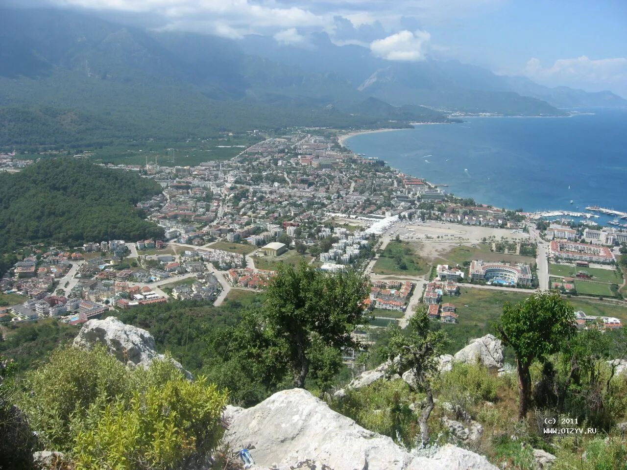 Кемер горы море центр. Кемер центр турция. Кемер турция. Kemer турция. Город кемер анталия.