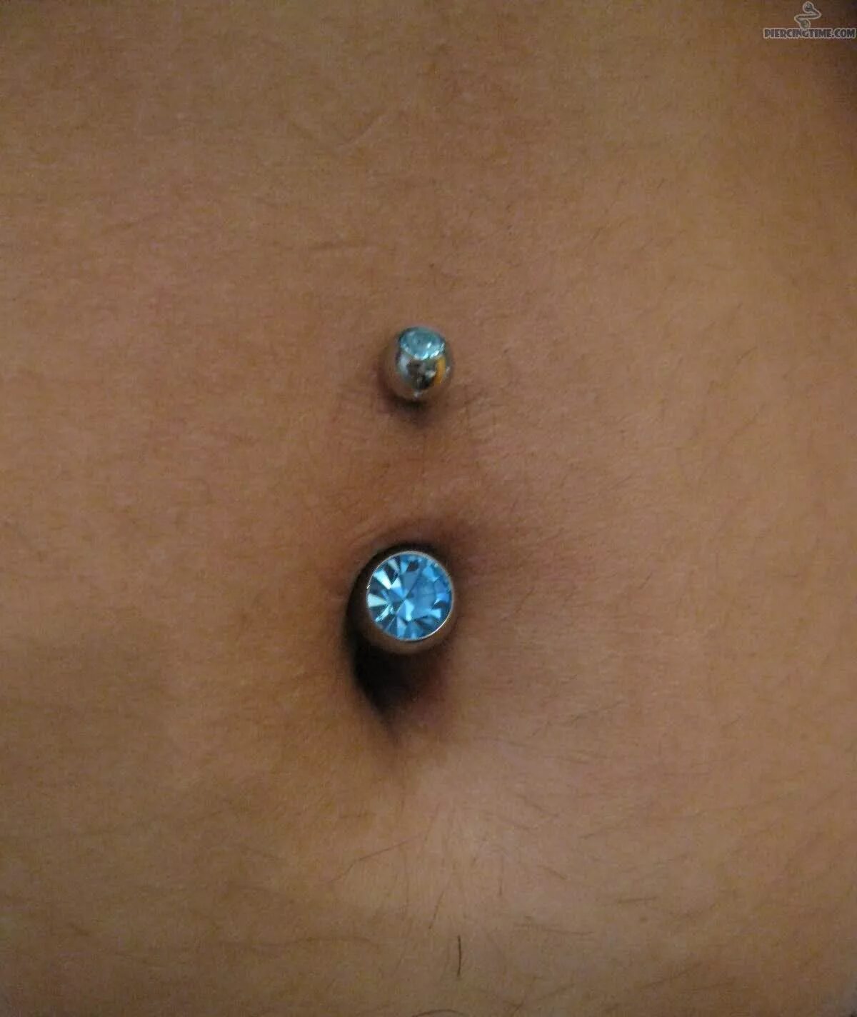 Как выглядит прокол пупка. Воспаление пирсинга пупка. Как выглядит прокол пупка. Множественный пирсинг пупка. Пирсинг пупка.