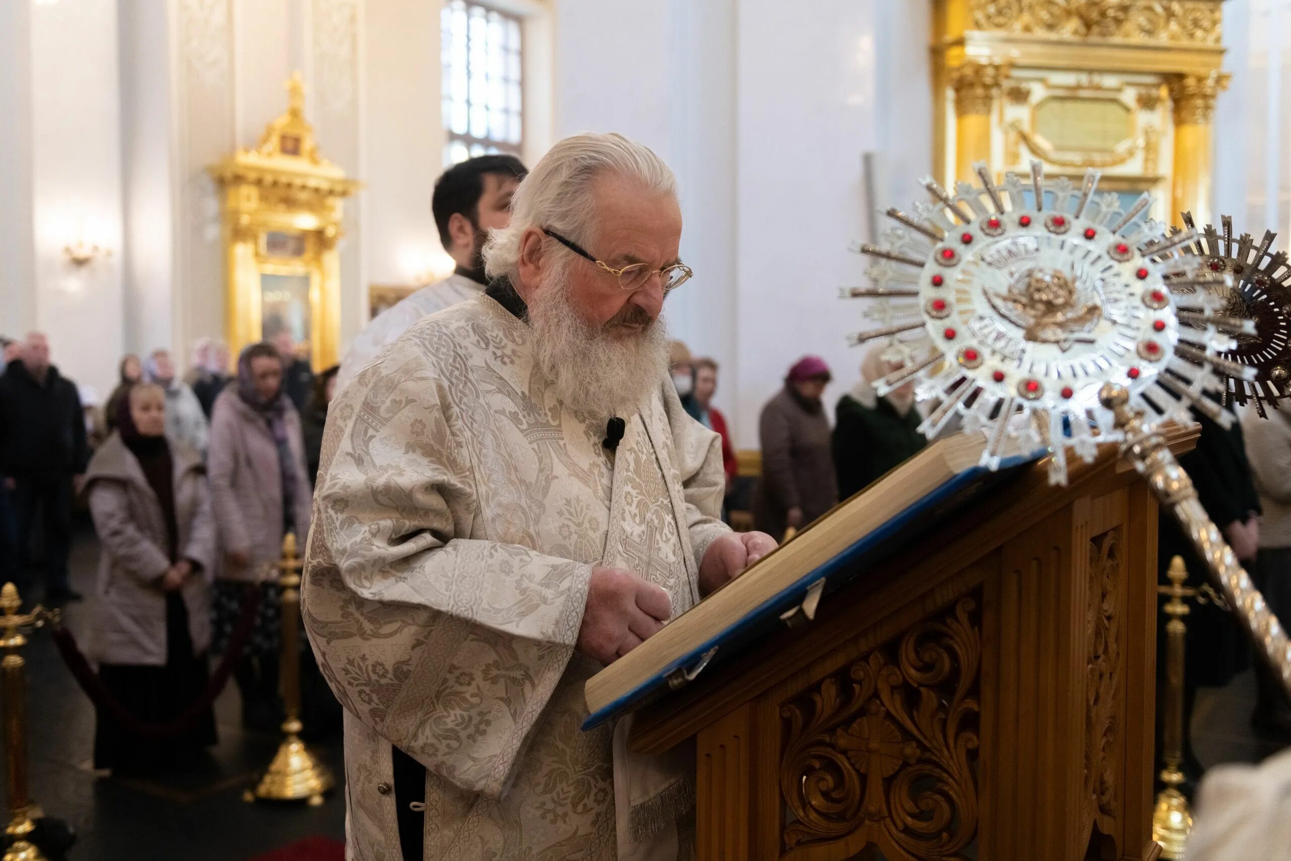 Православные мероприятия в марте. Митра это в православии. Шапка Патриарха. Архиепископ Казанский и Татарстанский. Литургия Великой субботы.