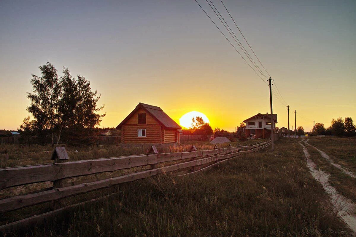 Деревня никуда. Село рассвет Алтайский край. Красивый закат в деревне. Солнце в деревне. Закат солнца в деревне.