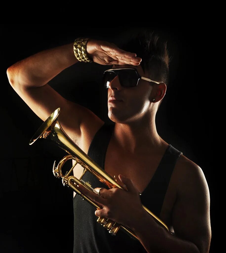 Freaks radio edit timmy. Тимми трумпет. диджей трампет. timmy trumpet melbournia. timmy trumpet 2016.
