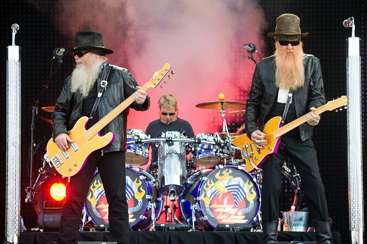 Лучший топ слушать. Солист zz top. бородатые рок музыканты zz-top. группа зи зи топ. гитарист зи зи топ.