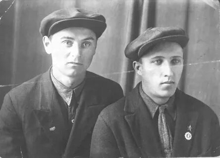 Брат слева
