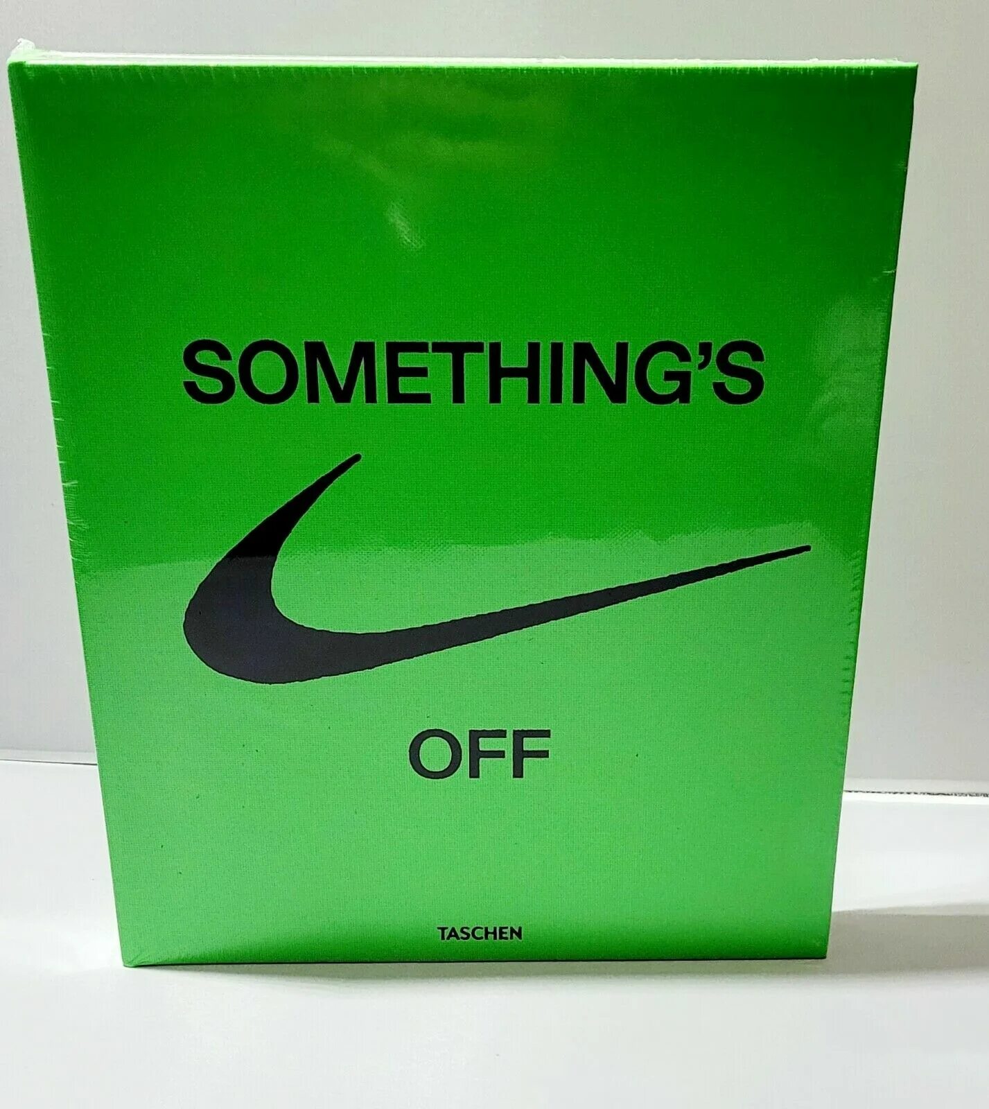 To get smth off one's chest. Bucket list [himeros3d] - 8. Something is off. Get it off your chest. Книга nike.