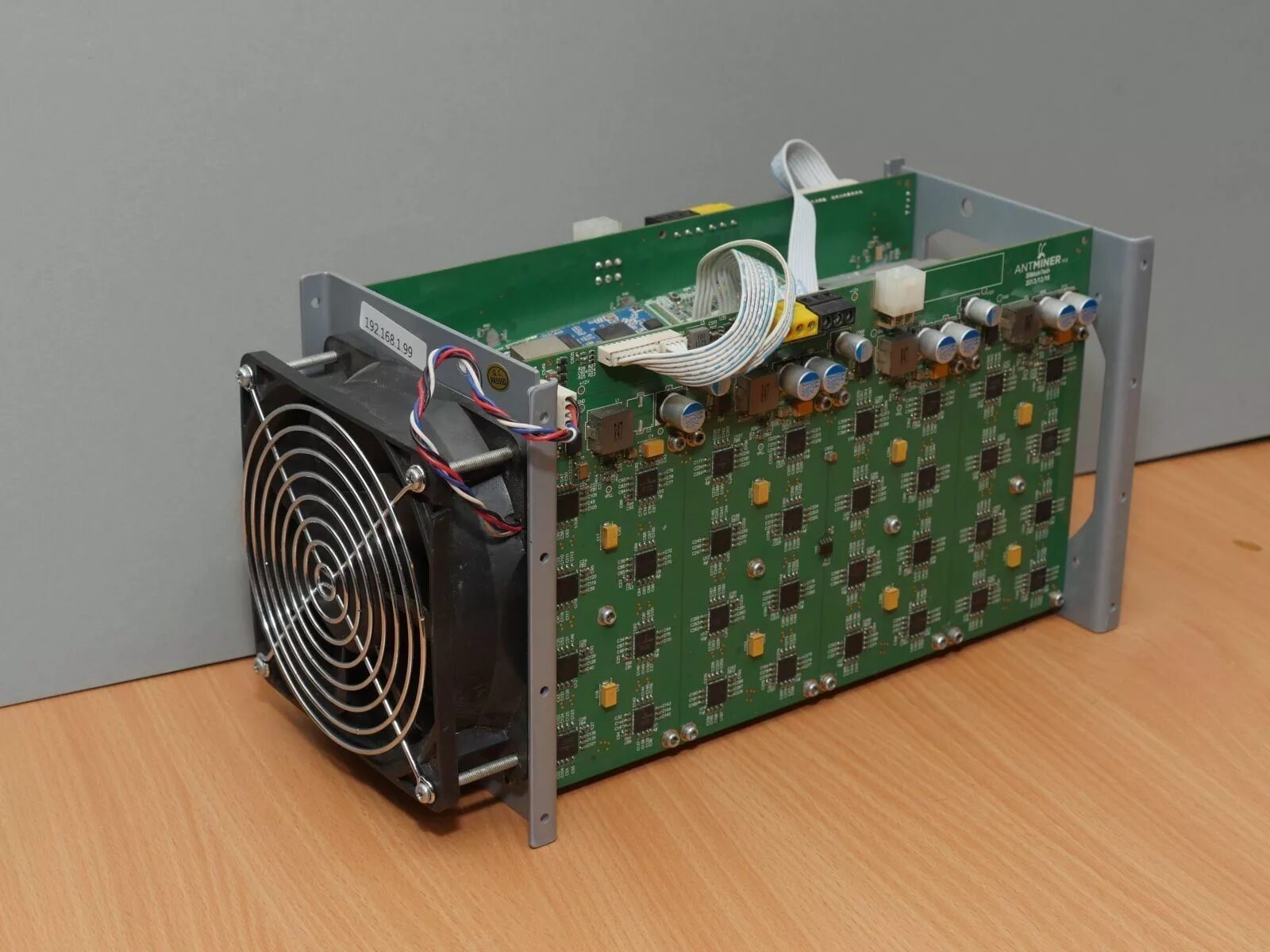 Купить асик для майнинга биткоина. Антмайнер s1. Bitman s1. Antminer s9 водоблок. ASIC s1.