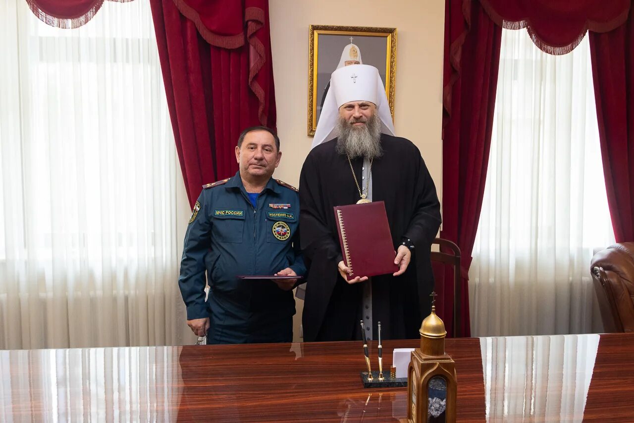 Протоиереи новосибирска. Протоиереи новосибирска. Государственная церковь. Александр акамов новосибирская митрополия. Протоиерей василий мезенцев новосибирск.