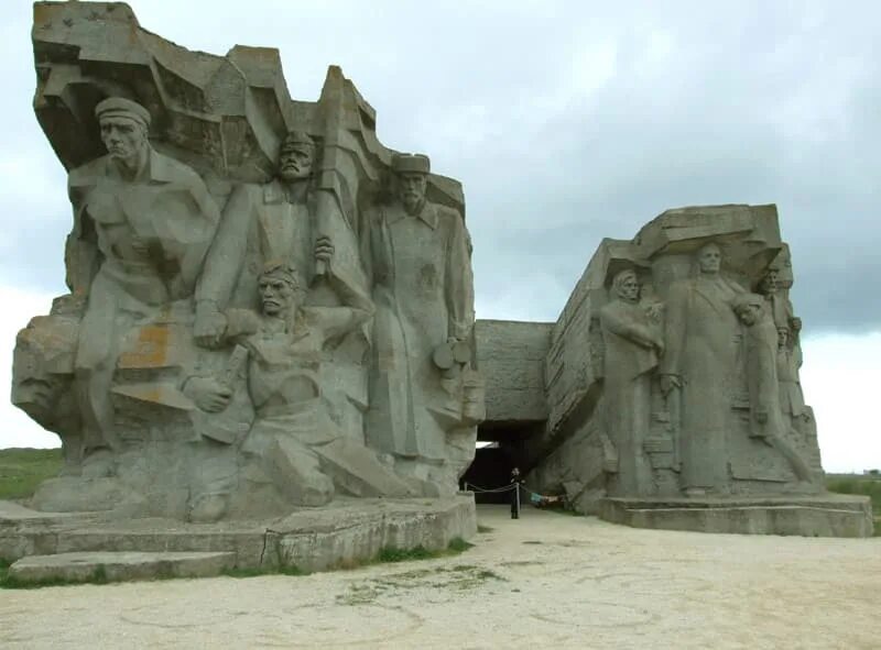 Obelisk of Glory to Immortal Heroes on Mount Mithridates, monument, memorial, Ru