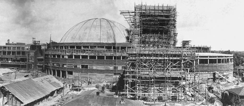 История театров новосибирска. Оперный театр Новосибирск 1945. Оперный театр Новосибирск в годы войны. Новосибирский театр оперы и балета в ВОВ. Новосибирский театр оперы и балета в годы войны.