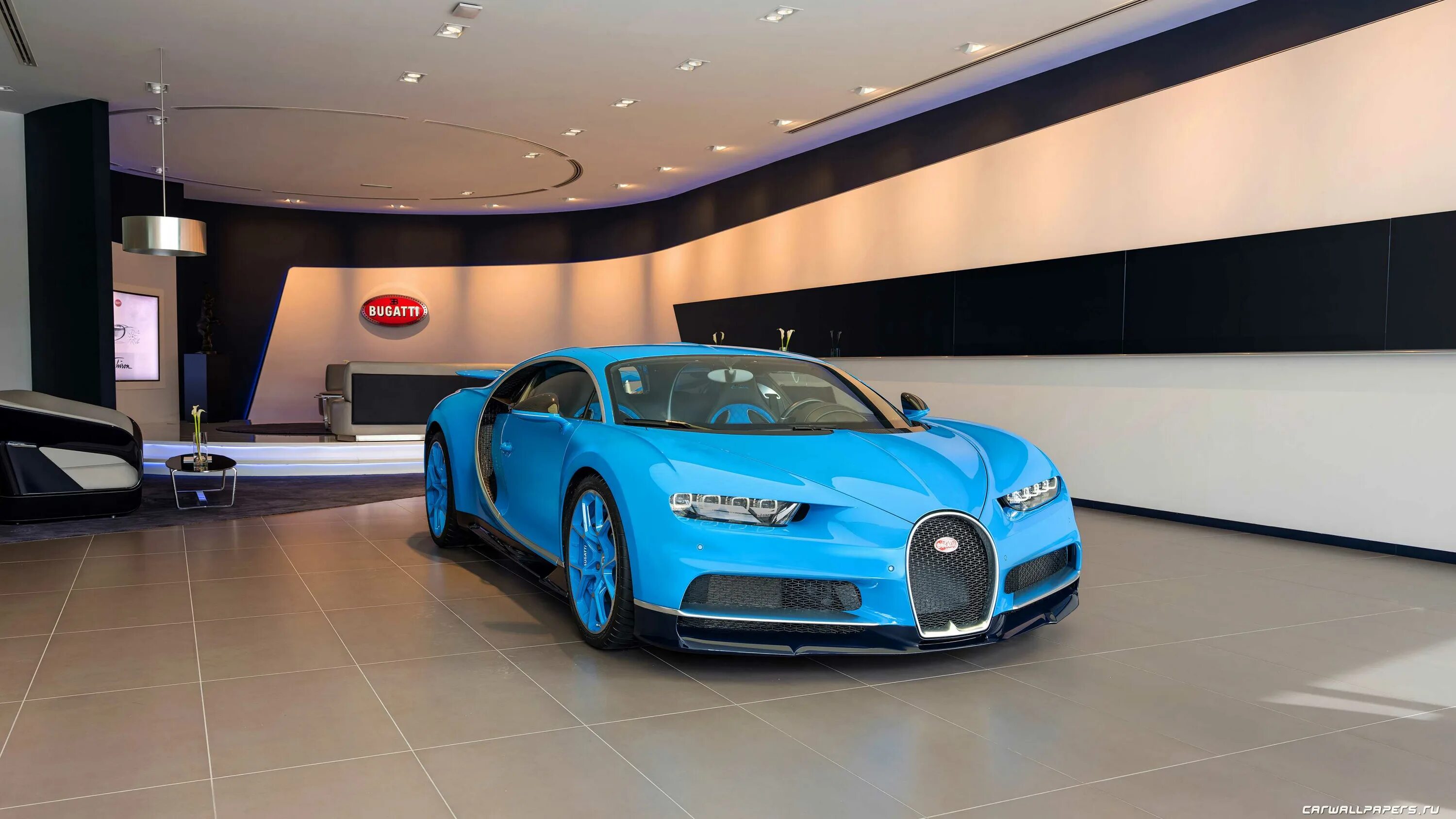 Бугатти кабриолет салон. Бугатти вейрон. Бугатти вейрон и шерон. Бугатти вейрон салон. Где стоит бугатти.