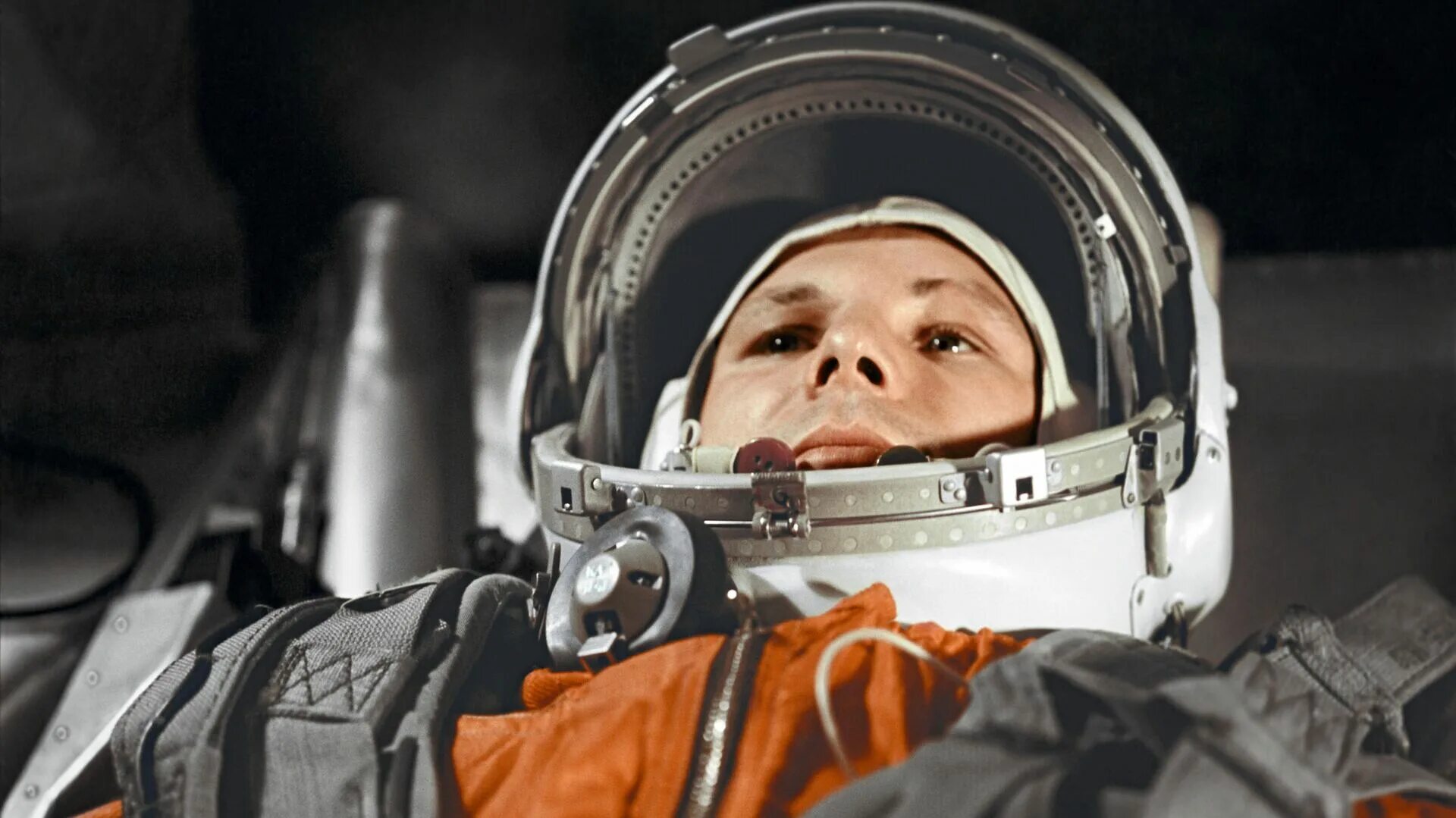 Полетели гагарин фото. Полёт Юрия Гагарина в космос.