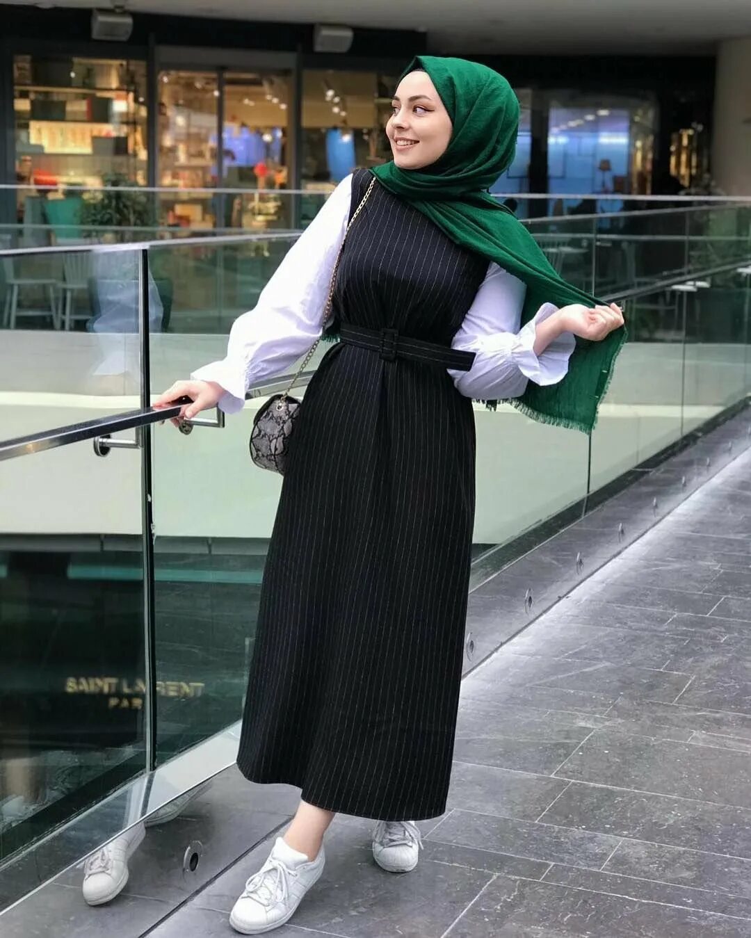Мусульманские образы. Одежда hidjab 2021. Фенди хиджаб. Хиджаб Абая 2022 мода. Стиль мусульманки хиджаб Фешион.