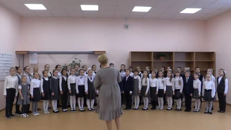 Центр образования перспектива. Школа перспектива лобня. 6 школа хор начальных классов. фотографии школы перспектива г брянска. орлята россии 2025 рдш.