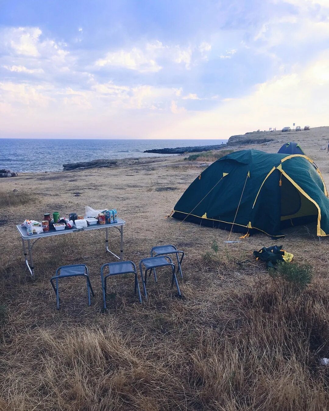 Рыбинское водохранилище кемпинг с палатками. Оленевка кемпинг. рыбинское водохранилище кемпинги палаточные. оленевка с палатками.