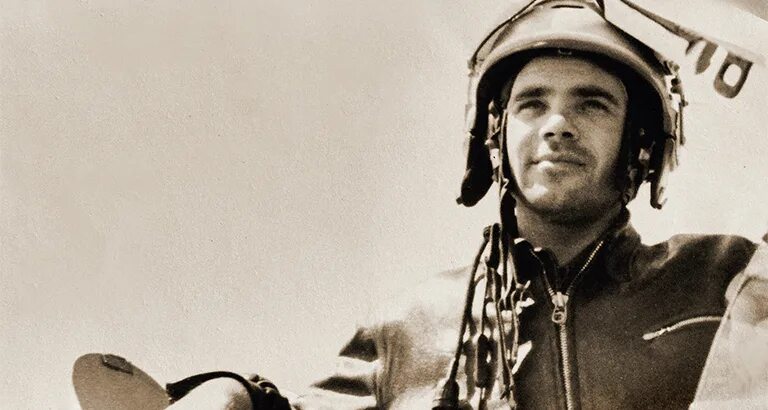 Баранов михаил дмитриевич 1921. Нагрудный знак летчик снайпер. Кривенков леонтий александрович летчик. Денисов константин дмитриевич летчик. Знак военный летчик снайпер.