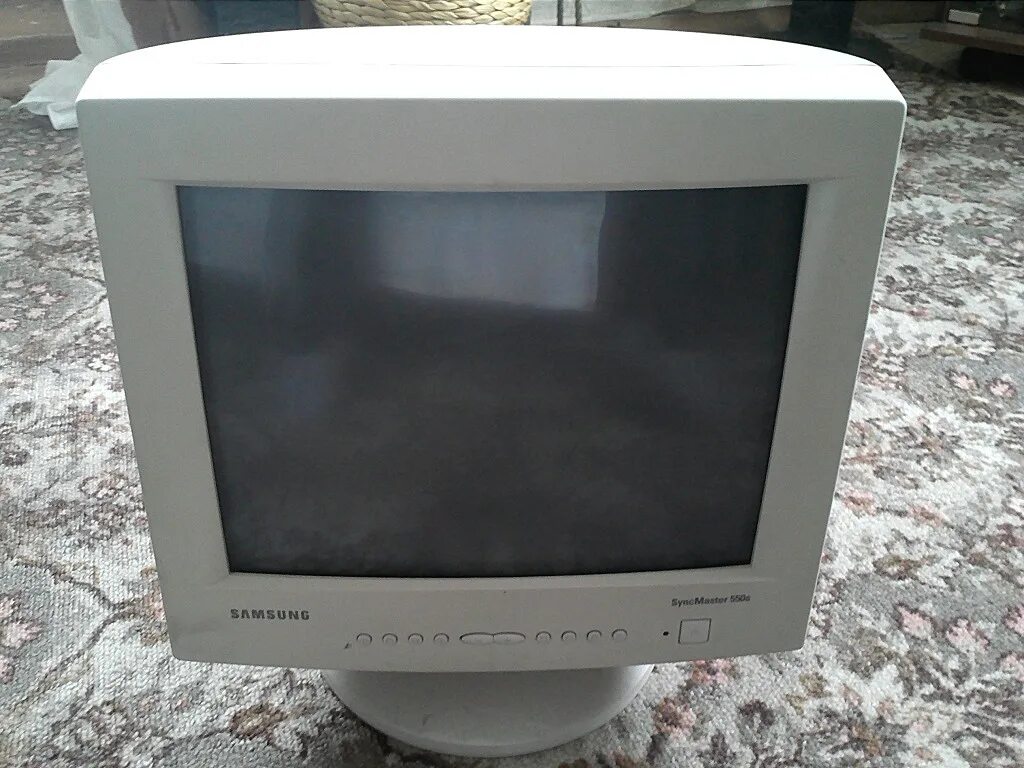 Лучший монитор 15. Samsung syncmaster 550s. samsung syncmaster 550s 15. samsung 550s монитор. монитор самсунг 2005.