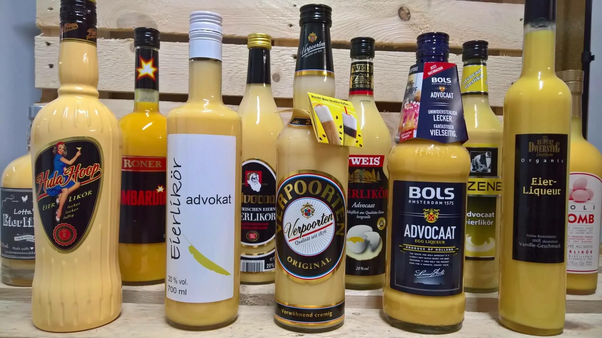 Как называется ликер. Verpoorten ликер original. bols advocaat ликер. яичный ликер адвокат. ликер де кайпер адвокат.