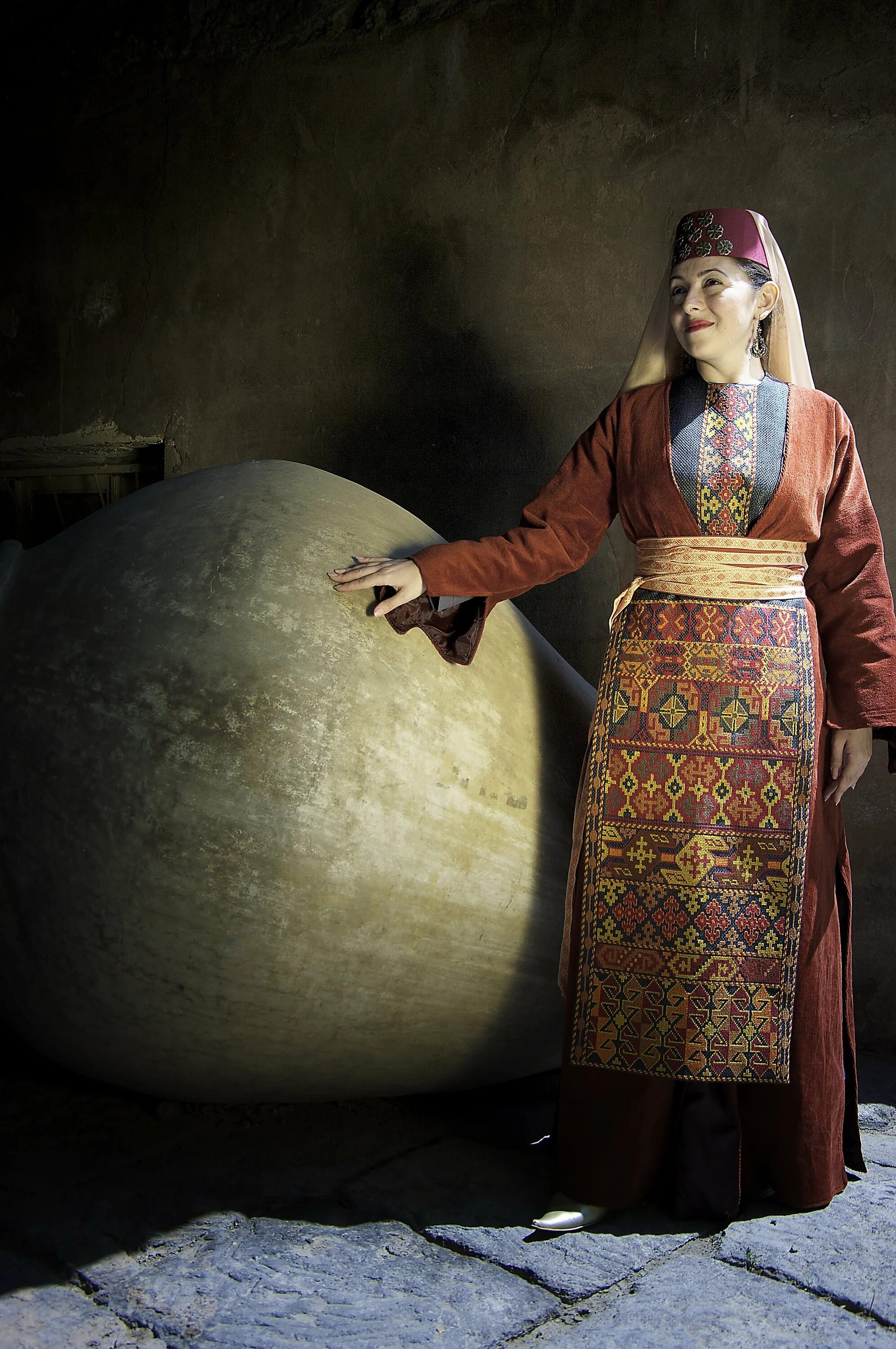 азейбарджан национальный костюм. армянский костюм архалух. армянский национальный головной убор. армянский тараз женский национальный. армянский костюм женский.