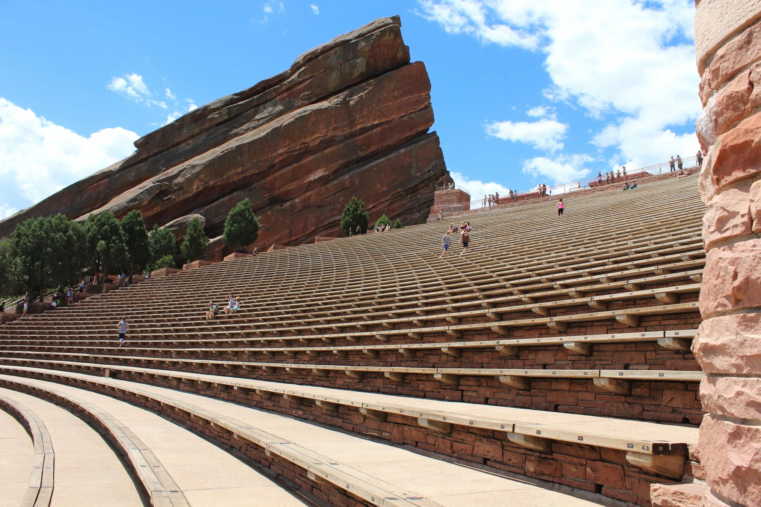 Амфитеатр видео. Амфитеатр астлея. амфитеатр трансильвания. red rocks amphitheatre 2014. рок уфа амфитеатр.