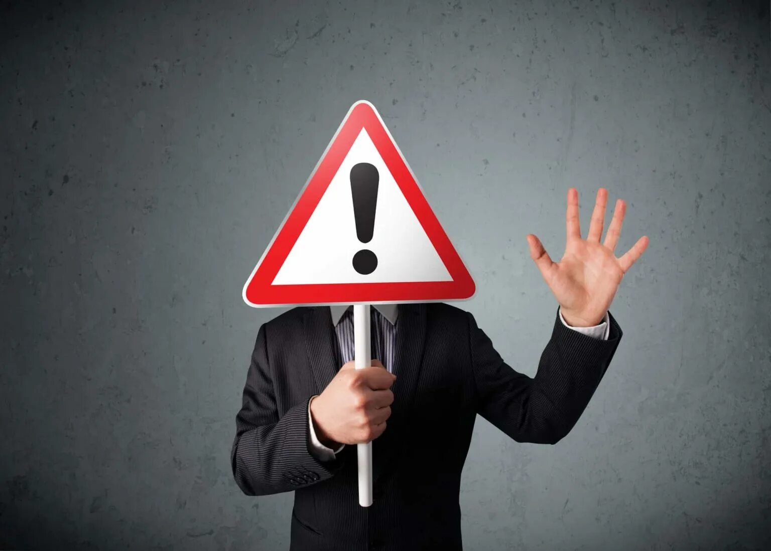 Внимание картинка. Коллеги в офисе. Слово внимание на сером фоне. Main attention. Thanks for your attention.