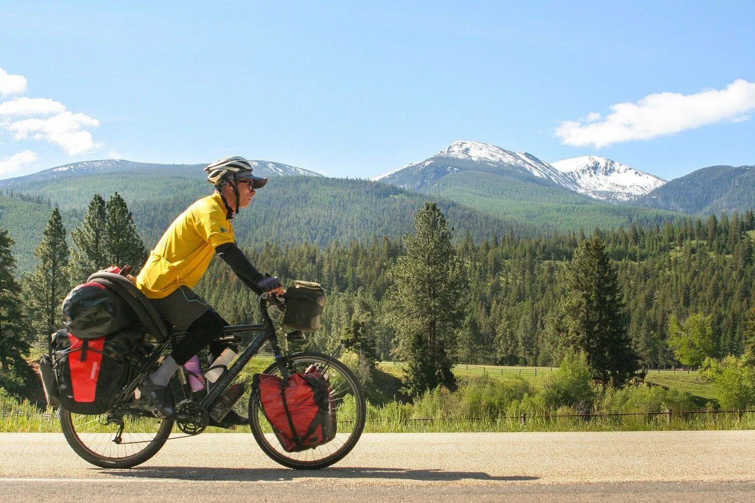 Bike traveling. Велосипедный туризм. Велосипед для туризма. Путешествие на велосипеде. Путешественник на велосипеде.