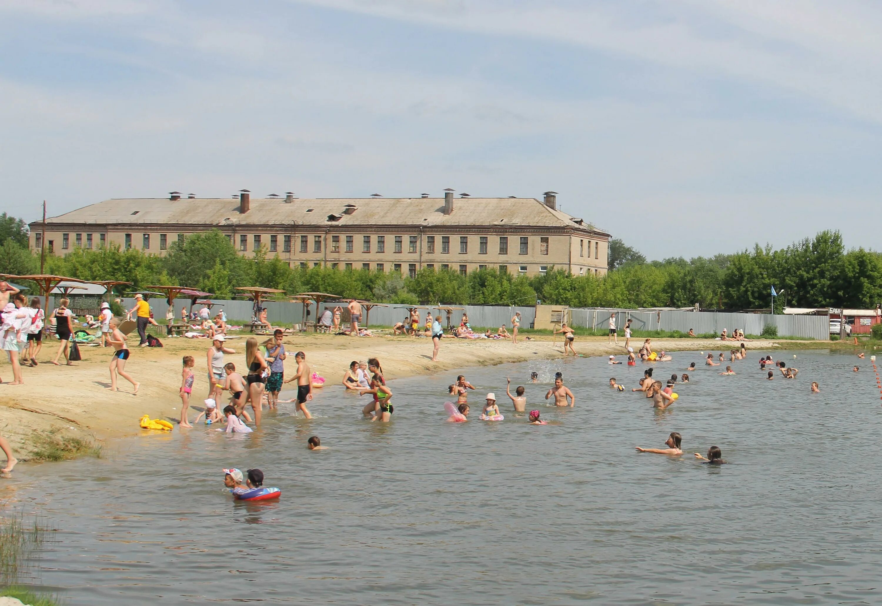 Погода копейск по часам. Копейский городской пляж. Жара в Челябинске. Курорт в Копейске. Аномальная жара 2022.