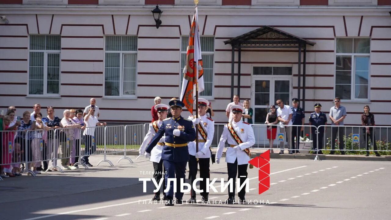 Тула суворов купить. Суворовское училище. Тульское Суворовское училище. Выпуск в Казанском Суворовском училище. Выпускной в Суворовском училище.