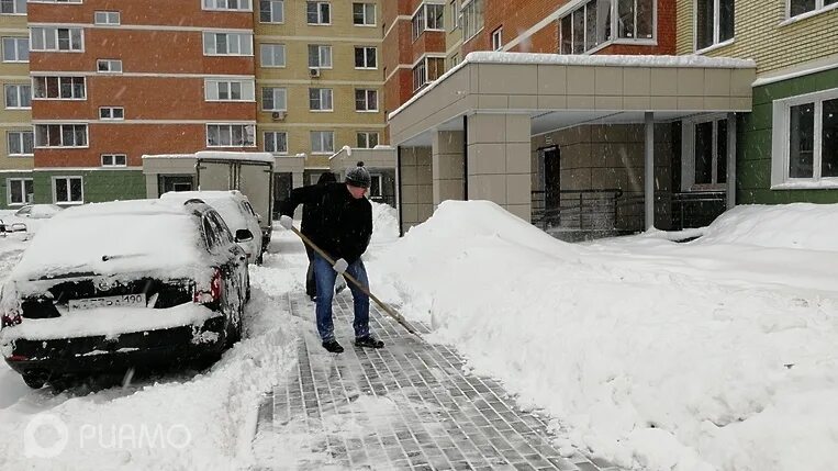 Прогноз на сегодня королев. Снег в королёве. снег в городе королев. снег в королёв 2 апреля. снег в королеве сегодня.
