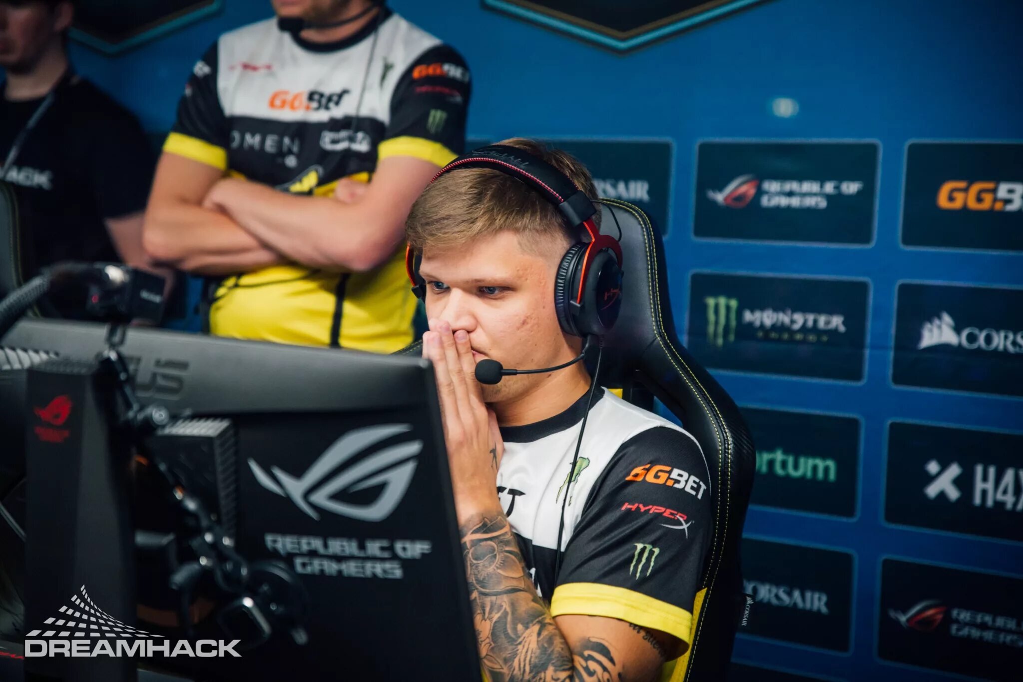 Симпл игрок. Саша Симпл. S1mple HYPERX. Симпл 2015.