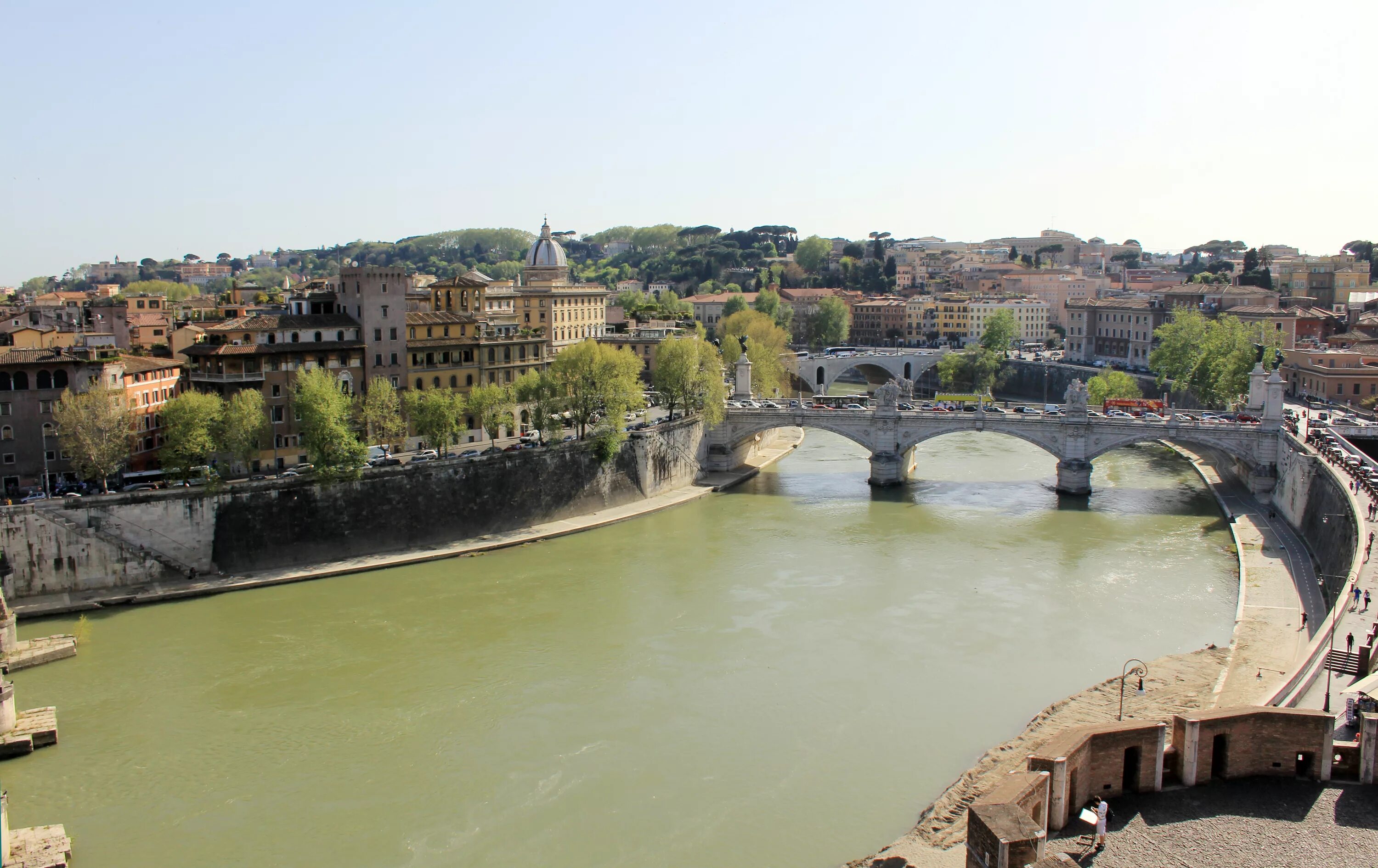 Река Тибр в Италии. Река Тибр в древнем Риме. Тибр древний Рим. Рим берег Тибра.