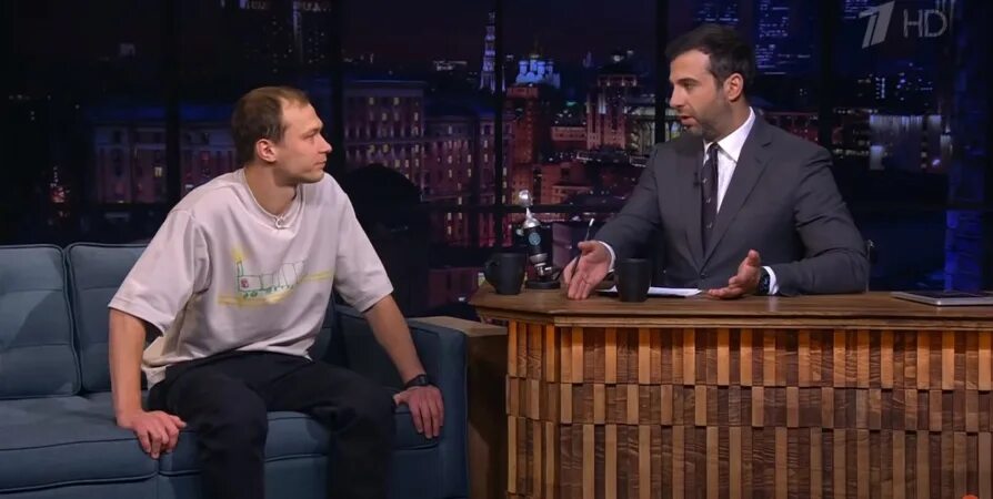 Ургант дубляжа. Ургант дубляжа. Вечерний ургант уральские пельмени. Снимается в вечернем урганте. Ургант дубляжа.