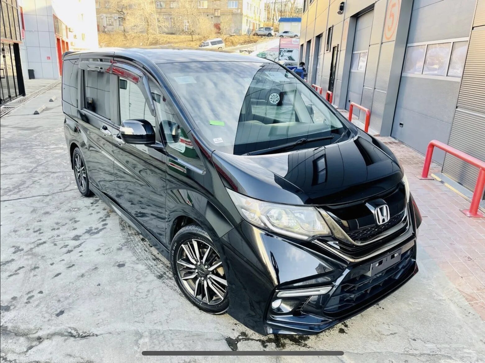 Honda Stepwgn modulo x 2016. Honda Stepwgn 1.5 modulo x 8 Seater. Honda Stepwgn 1.5 modulo. Honda Stepwgn modulo x 2018. Купить хонда во владивостоке с пробегом