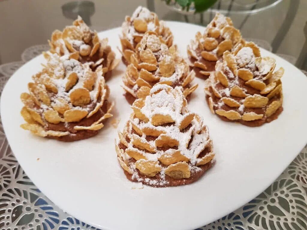 Печенье шишки новогодние. Печенье со сгущенкой. Выпечка шишки на свадьбу. Орешки со сгущенкой шишки. Свадебные шишки.
