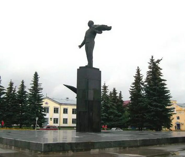 Город гагарина смоленская область. Город гагарин 2022. Смоленск памятник юрию гагарину смоленск. Город гагарин сейчас. Город гагарин улица гагарина 54.