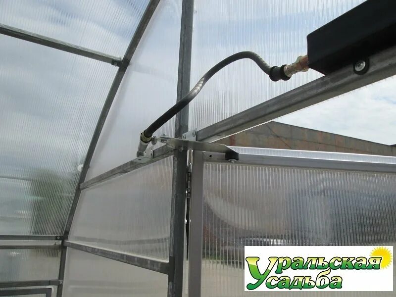 терморегулятор в теплице. электропривод фрамуги теплицы. термопривод климат 100. электропривод для форточки теплицы. доводчик для теплицы.