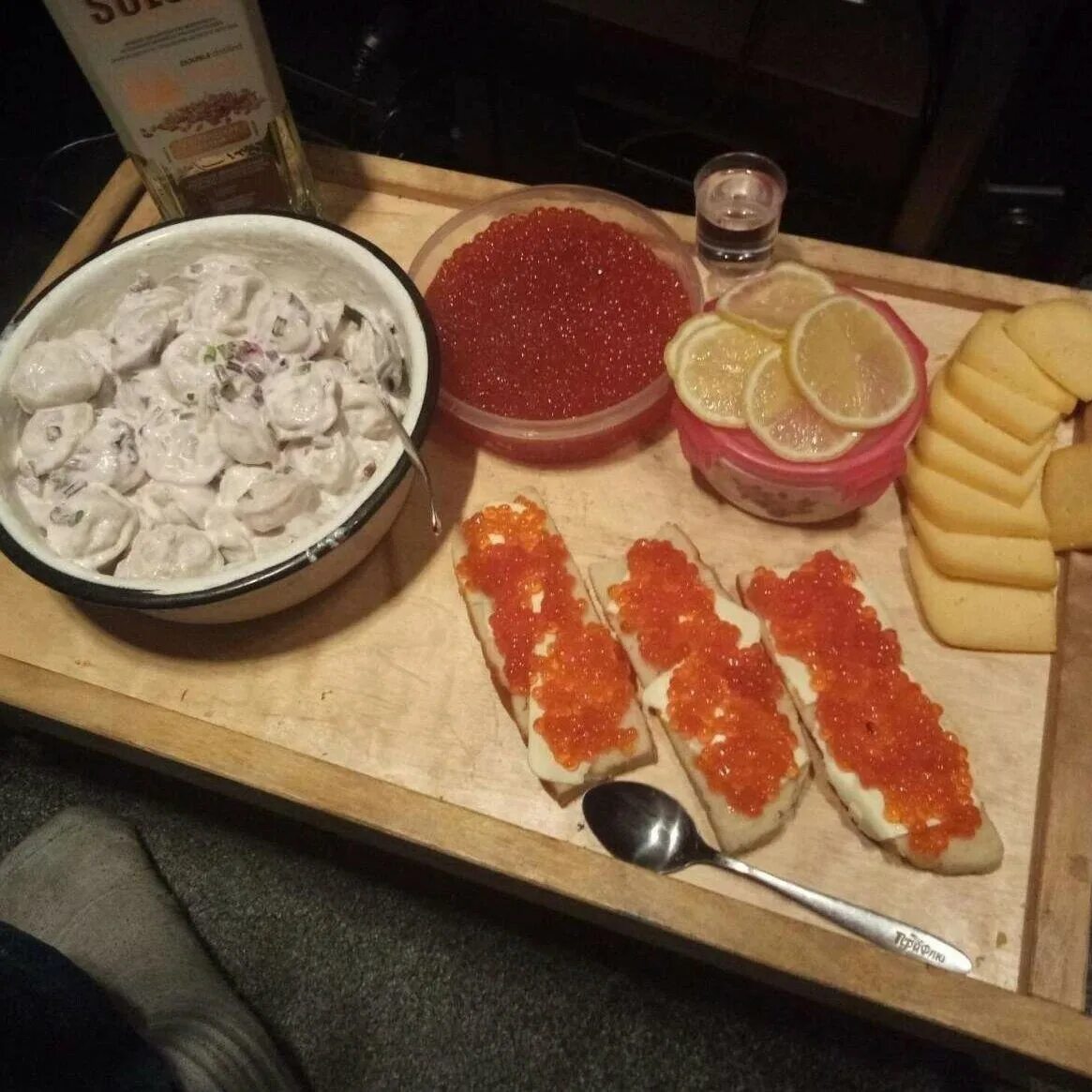 Еда дальнобойщика. Ужин дальнобойщика. Питание дальнобойщика. Ужин дальнобойщика. С днём рождения дальнобойщику.