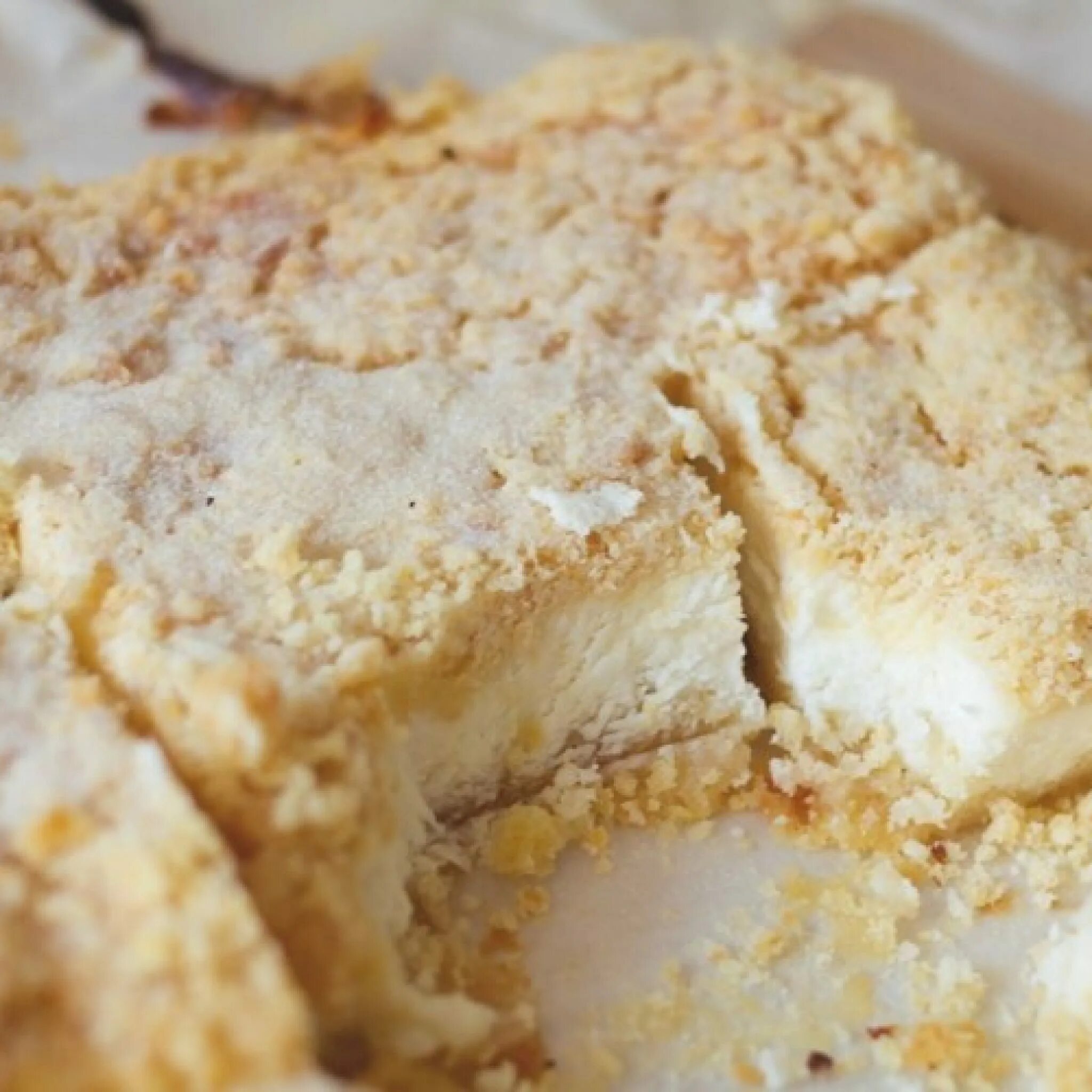 Песочный пирог с творогом. Пирог творожный с крошкой. Тестяное. Пирог с яблоками из песочного теста. Творожник пирог.