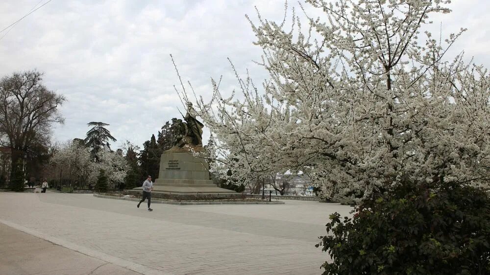 Прогноз погоды в крыму на сентябрь 2025. Севастополь в апреле. крым в апреле. севастополь сейчас фото апрель 2025. погода в крыму в апреле.