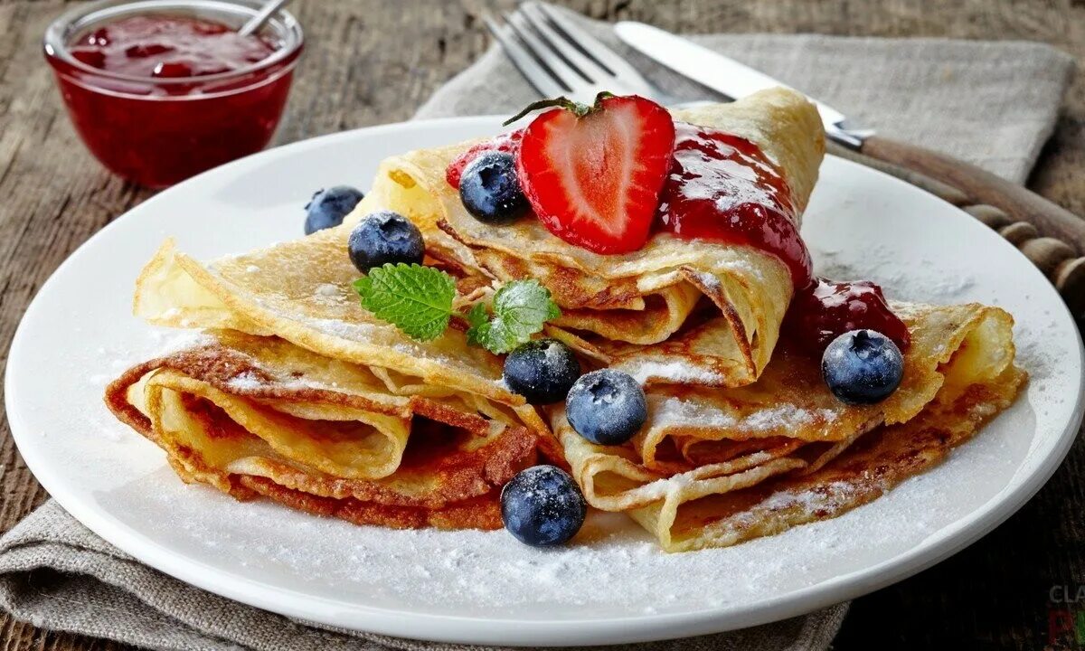 Необыкновенно вкусные блины. Красивые блины. красивые вкусные блинчики. масленица. блины. блинчики на завтрак.