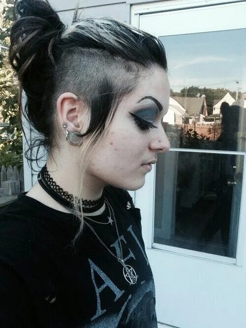 Rose Shock Scene hair, Gothic hairstyles, Buzz cut women
