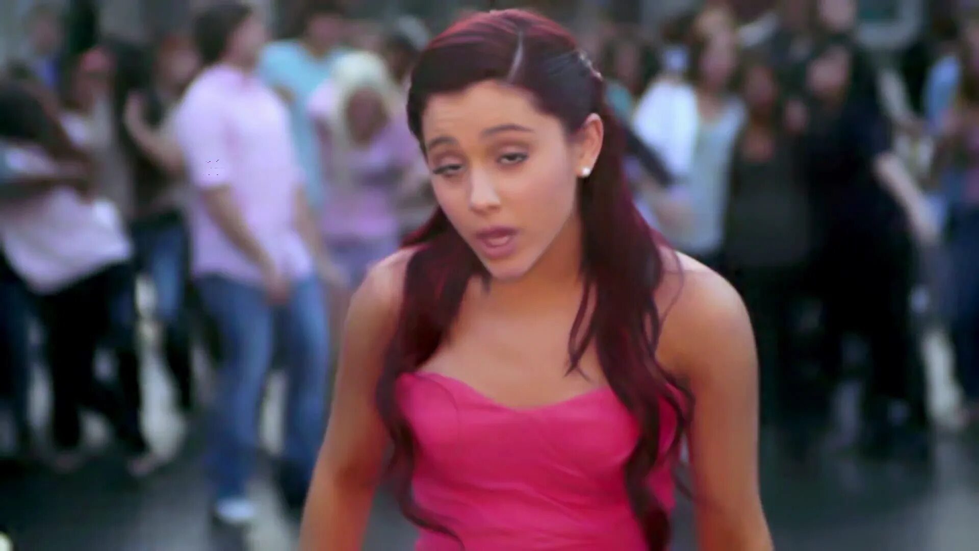 Don t wanna break up ariana grande. Ariana grande put your Hearts.