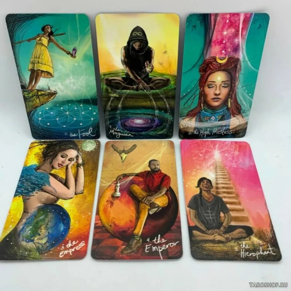 Таро light seers. Карты провидца. Light seer's tarot. Таро светлого провидца эксмо. Красивые обертки карт таро.